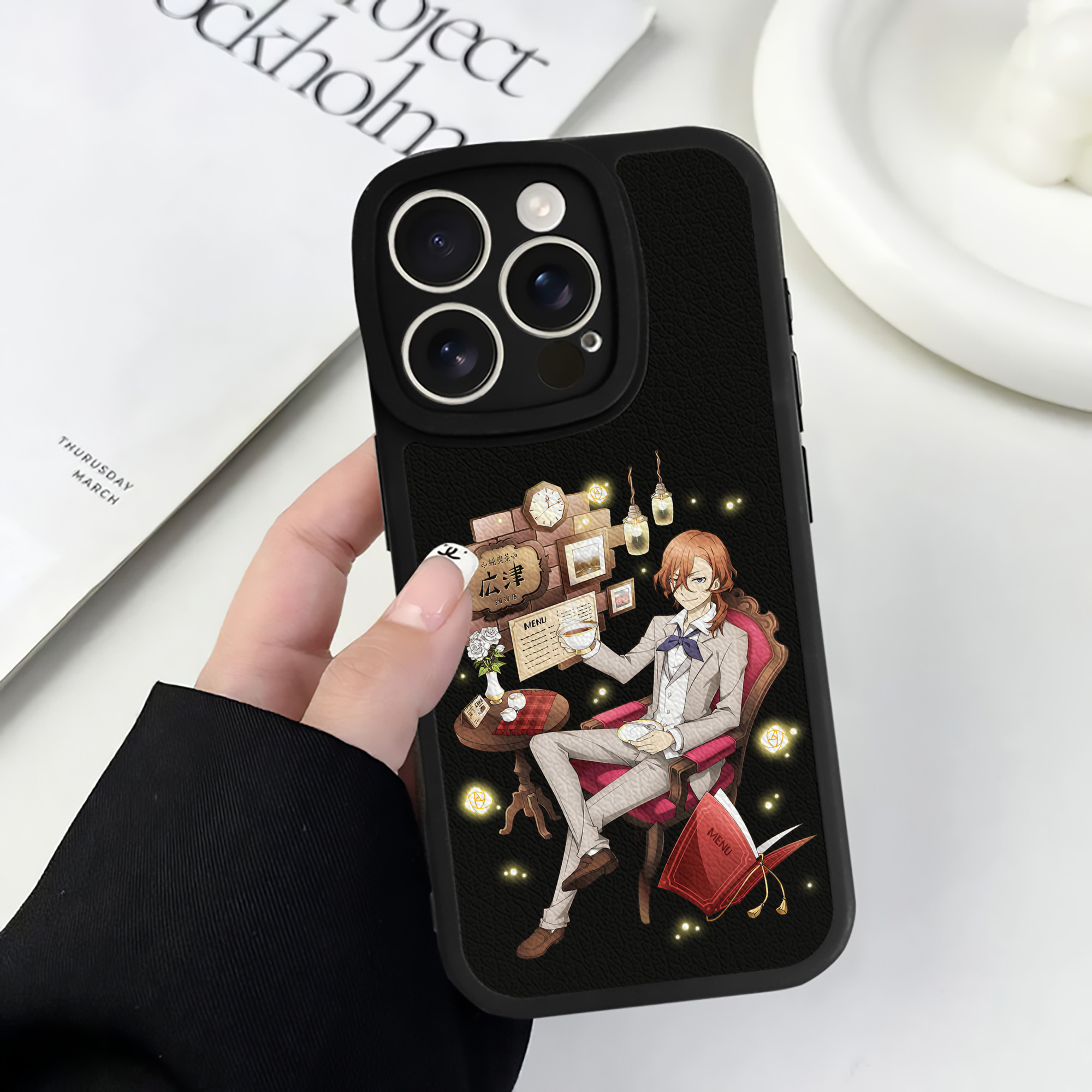 （画像用） 文豪ストレイドッグス Bungo Stray Dogs 【iPhone 16シリーズ対応】シリコンスマホケース（レザー調） 材質：シリコン